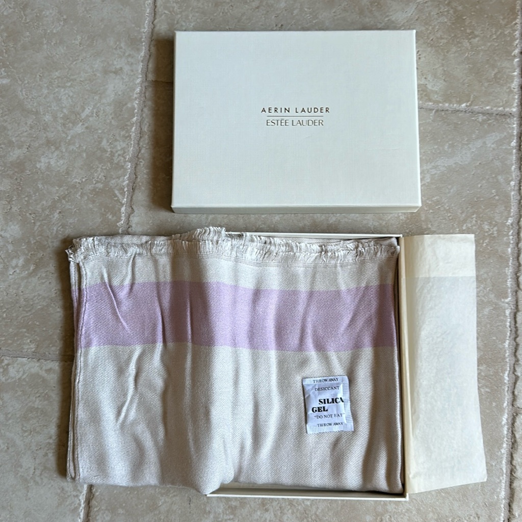 Este Lauder Brand New Scarf 100 Rayon